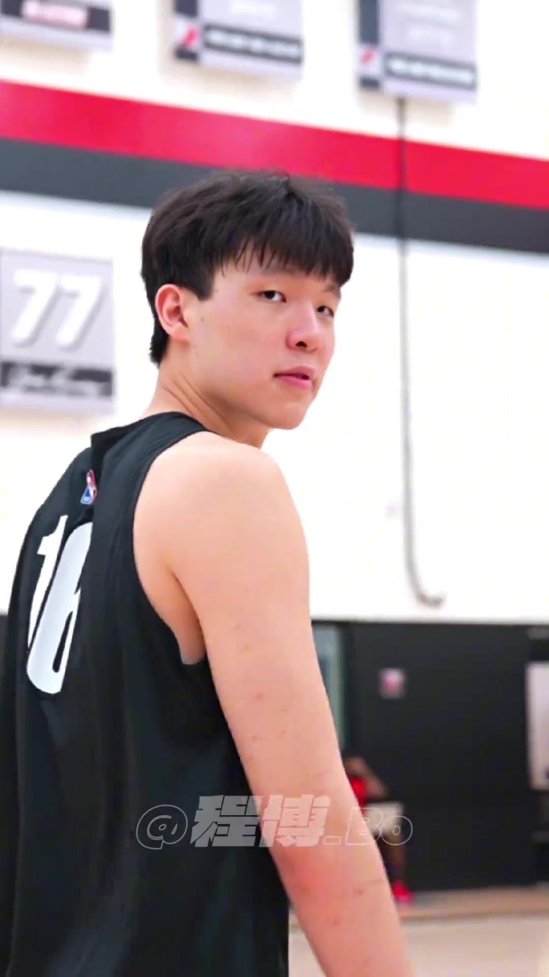 KOK体育网页版-期待首秀!夏联第三日杨瀚森训练后底角三分五连中