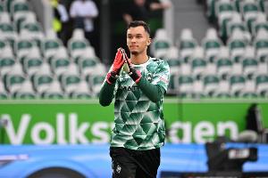 西媒：德甲不莱梅替补门将拒绝加盟巴萨，弗里克和德科非常看好他