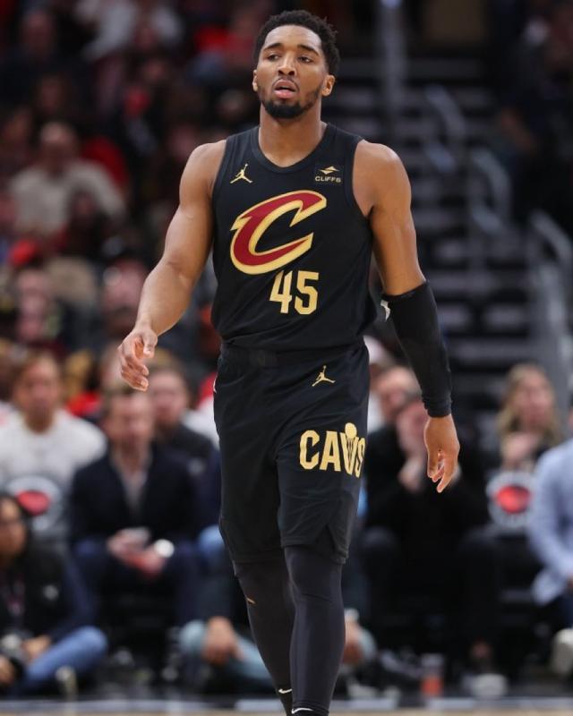 KOK捕鱼-米切尔至少再缺席3场 新规令他提前告别最佳阵容？