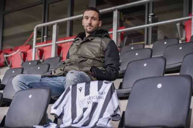 KOK真人-海港争议前锋合同期满敲定下家 好友相助转投德丙