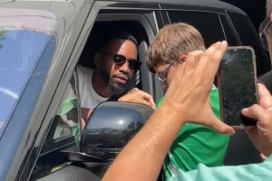 被问是否会留在贝蒂斯,巴坎布:我不能说