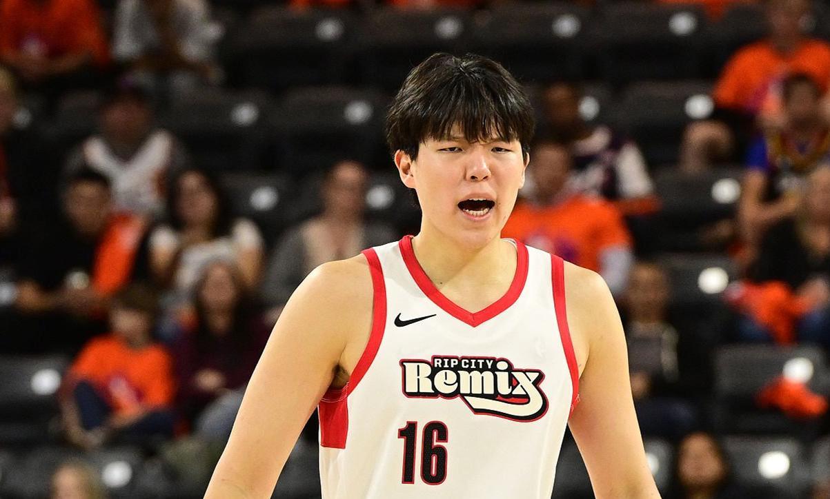 KOK体育网页版-轰31+8创生涯纪录！杨瀚森闪耀G联赛：16中14太准，大秀勾手绝活