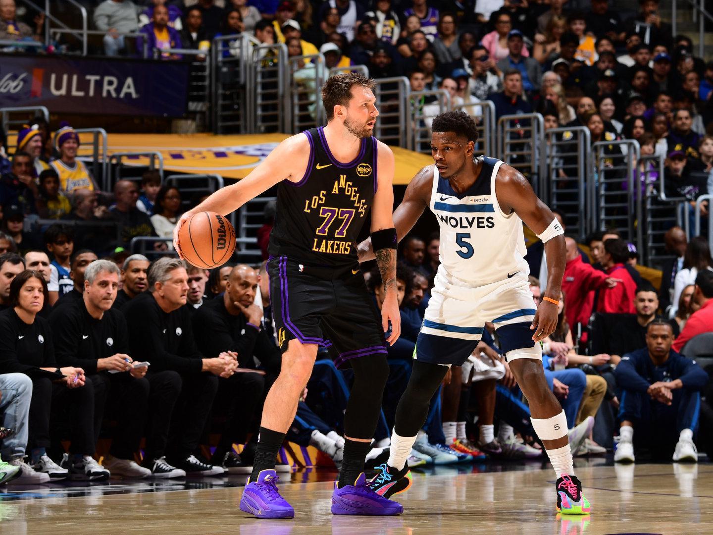 KOK体育官网-湖人1日内3喜临门!詹姆斯不用着急复出,但东契奇想争冠真需要他