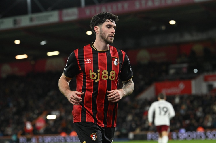 KOK体育-图片报：多特想改善防守，关注樱桃后卫塞内西和萨尔茨堡后卫加杜